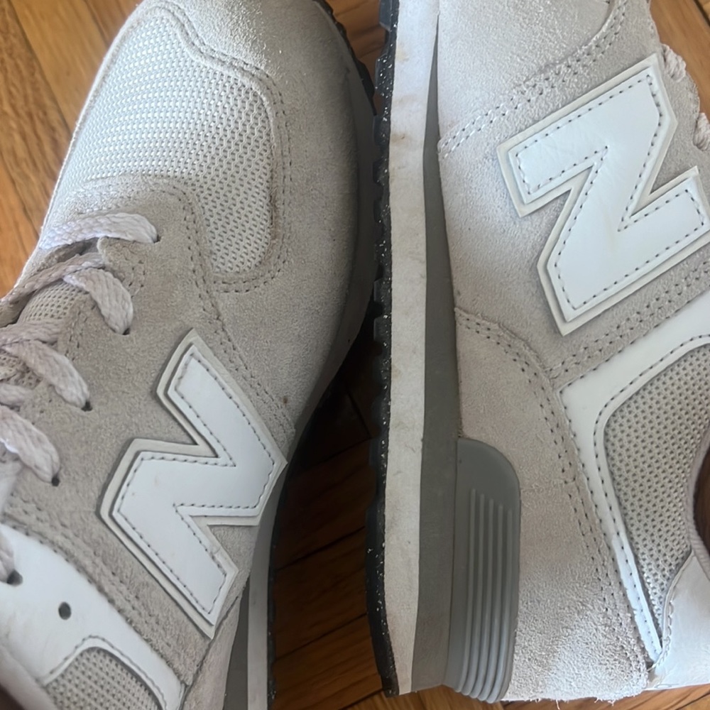 NWT New Balance 574 White/Grey Sneakers | Casual Walking/Running Shoes 👟 - Picture 4 of 10